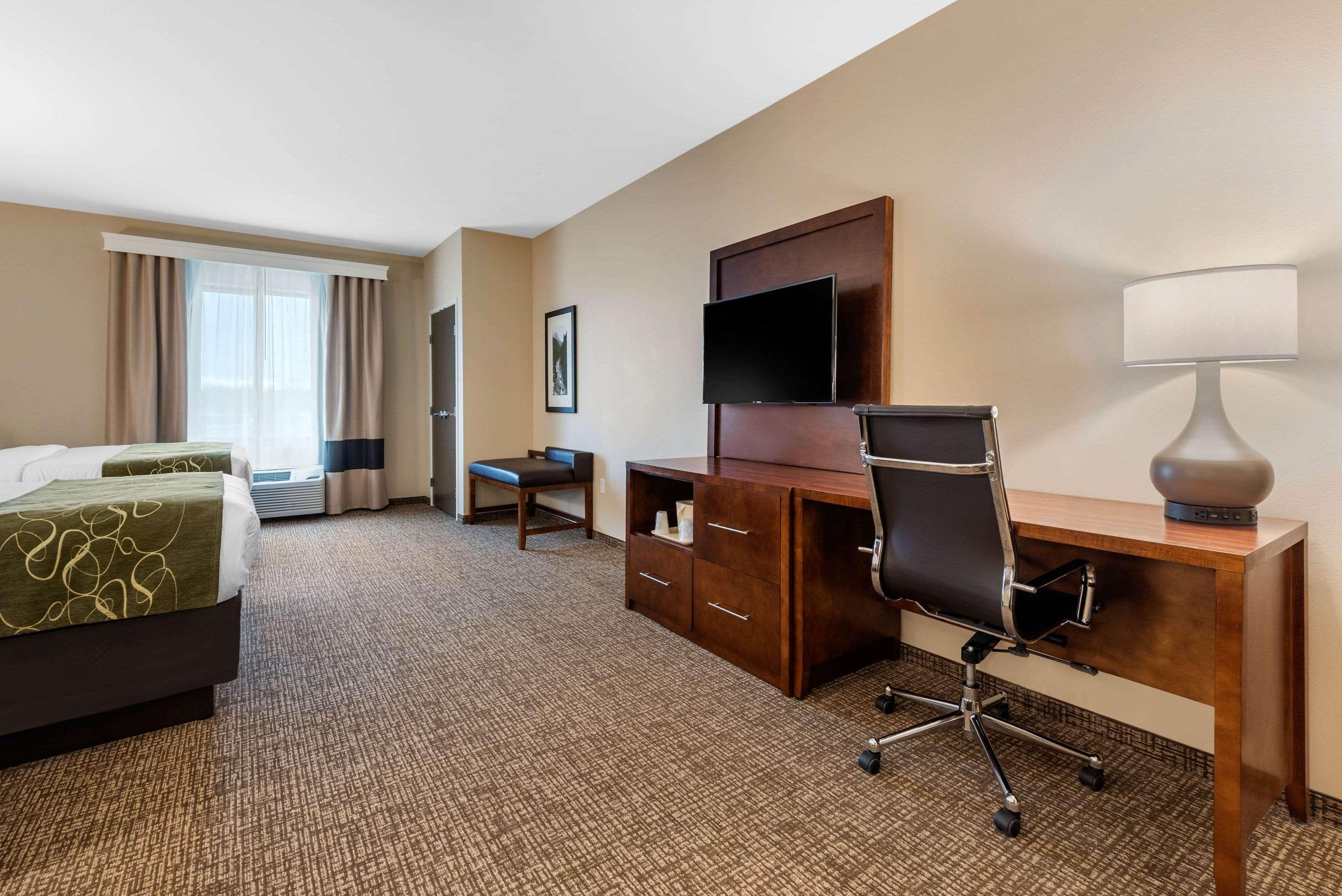 Comfort Suites Denver Near Anschutz Medical Campus Aurora Bagian luar foto