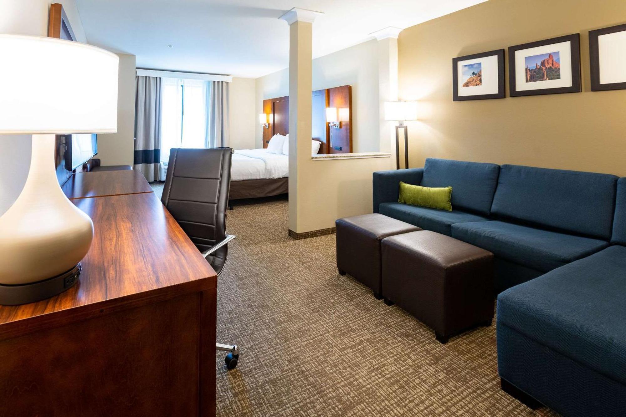Comfort Suites Denver Near Anschutz Medical Campus Aurora Bagian luar foto