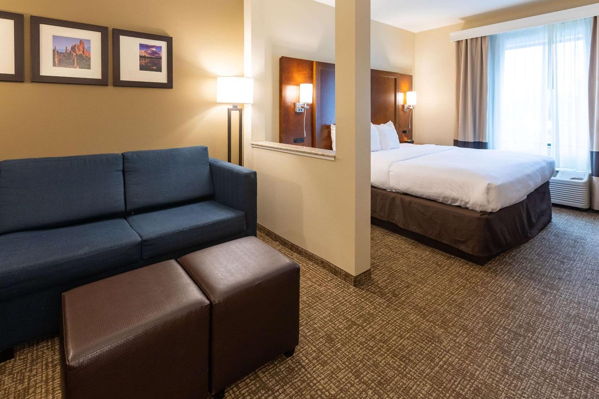 Comfort Suites Denver Near Anschutz Medical Campus Aurora Bagian luar foto