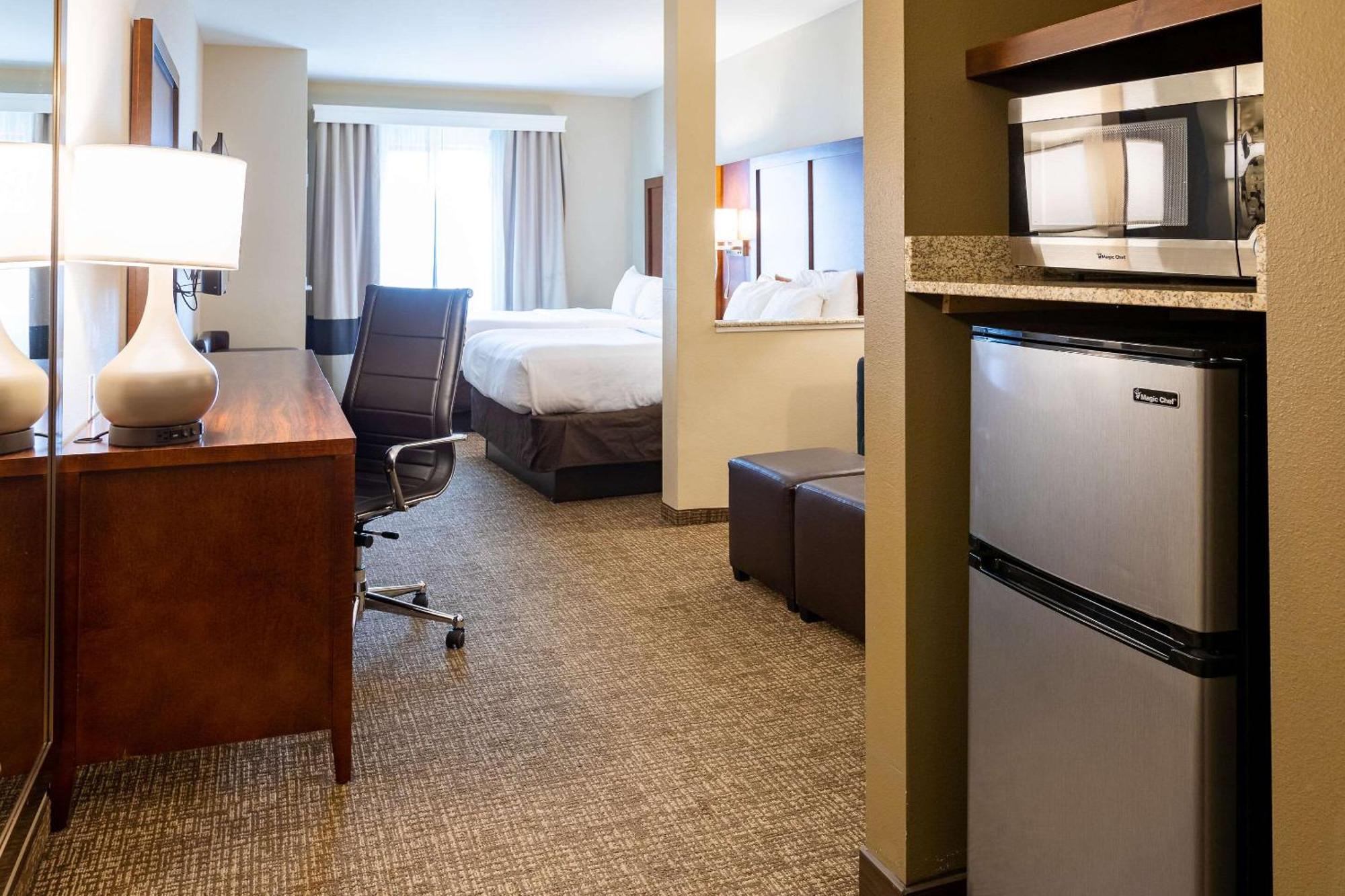 Comfort Suites Denver Near Anschutz Medical Campus Aurora Bagian luar foto