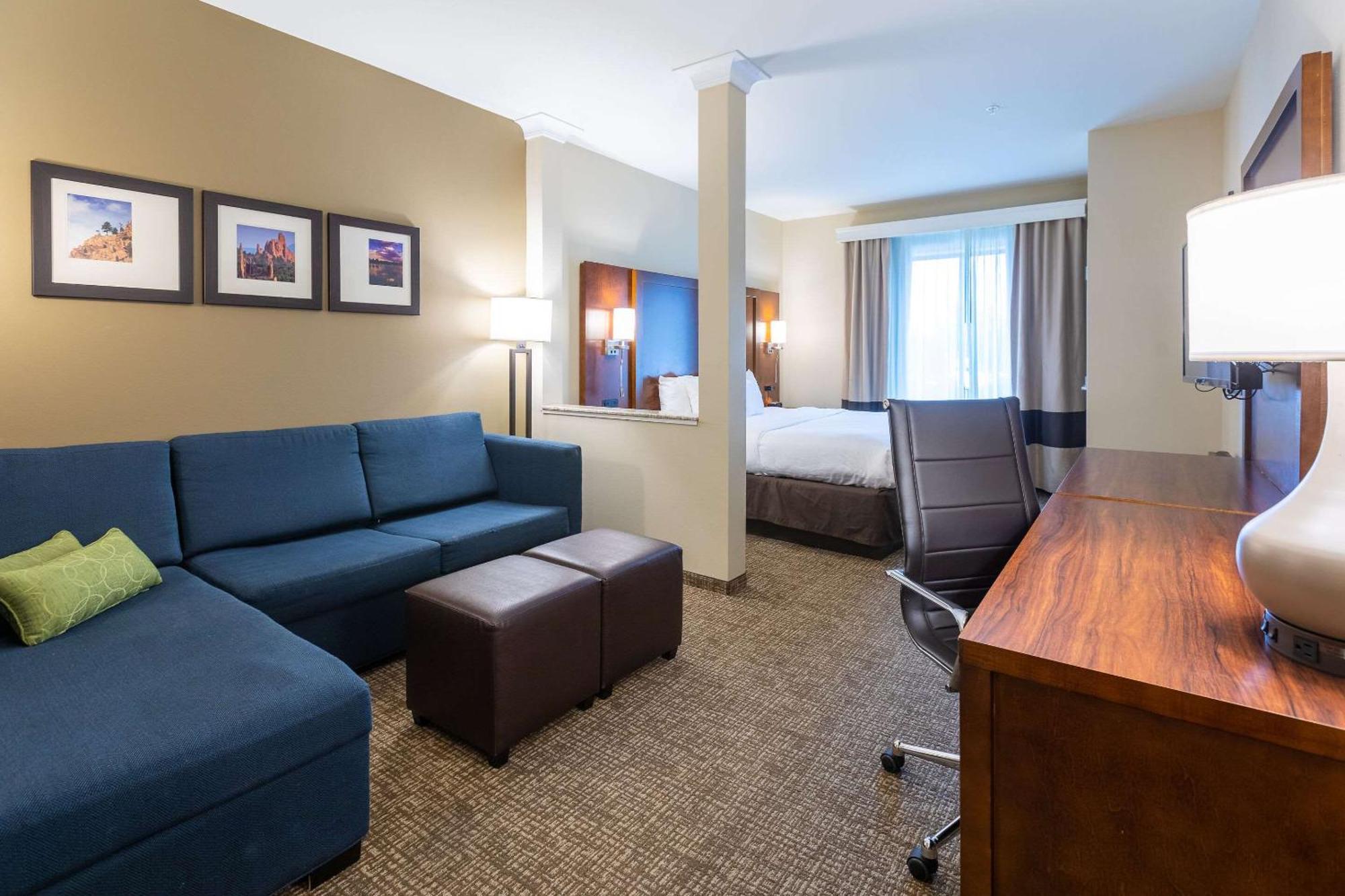 Comfort Suites Denver Near Anschutz Medical Campus Aurora Bagian luar foto