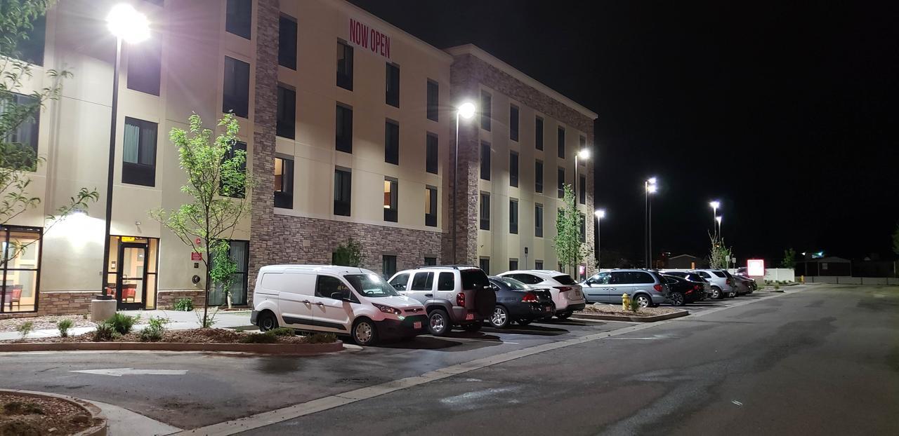Comfort Suites Denver Near Anschutz Medical Campus Aurora Bagian luar foto