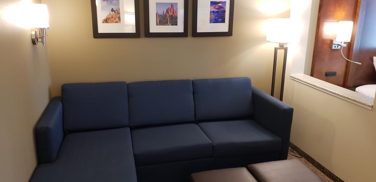 Comfort Suites Denver Near Anschutz Medical Campus Aurora Bagian luar foto
