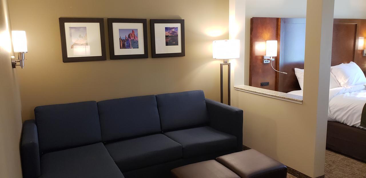Comfort Suites Denver Near Anschutz Medical Campus Aurora Bagian luar foto